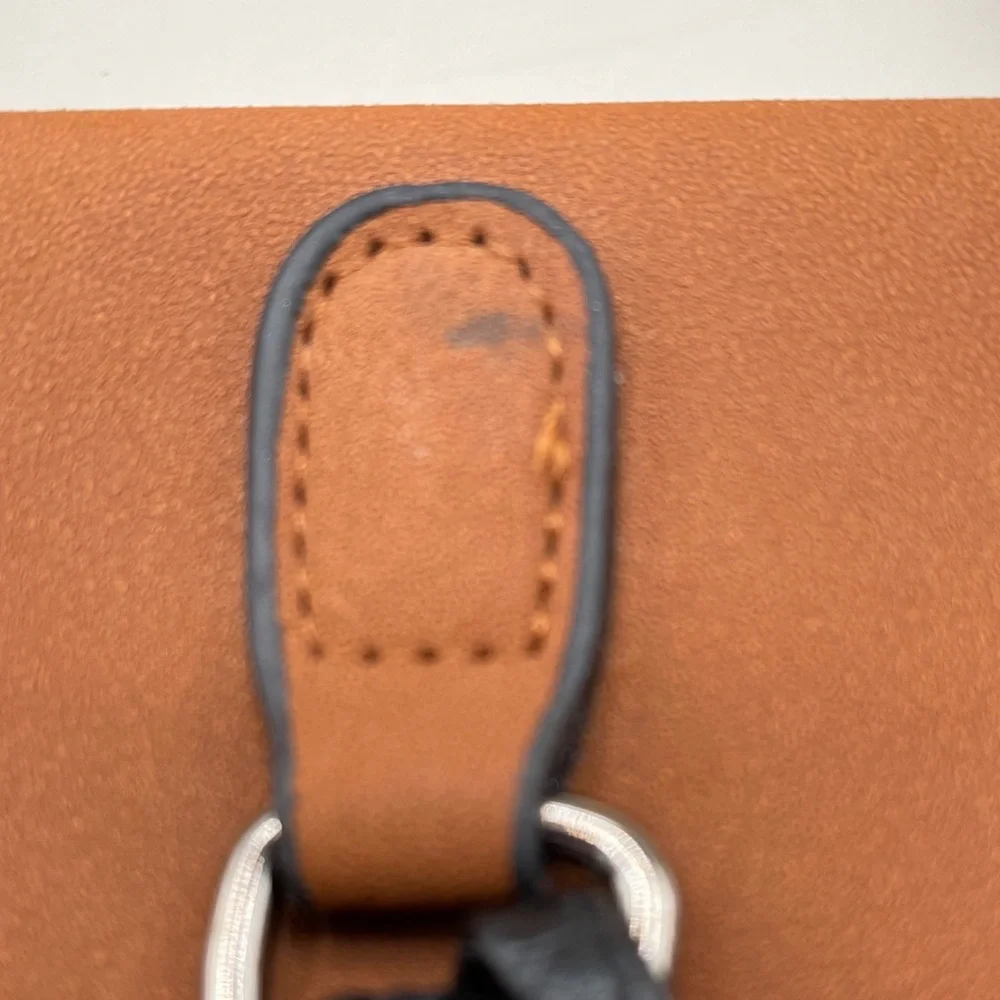 Threaded Pear Vegan Crossbody Threaded Pear - Picture 7 of 7